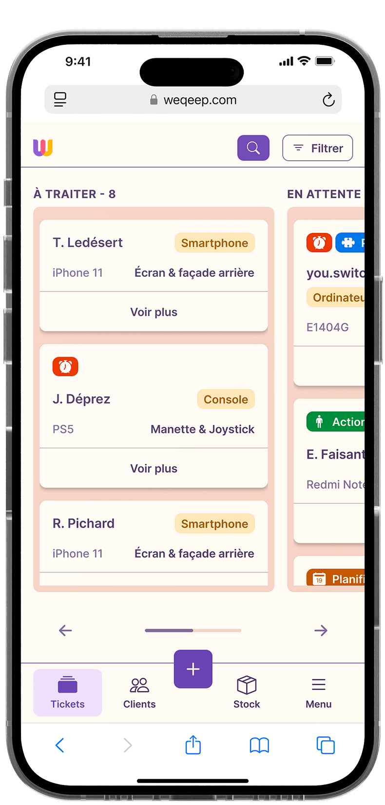 Vue du tableau de tickets de la plateforme sur un smartphone.